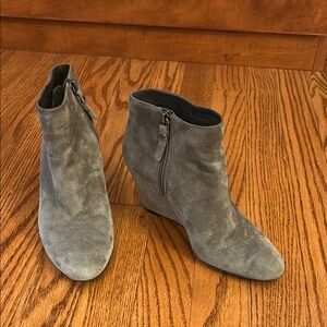 Via Spiga Size 5 Gray Suede Ankle Booties